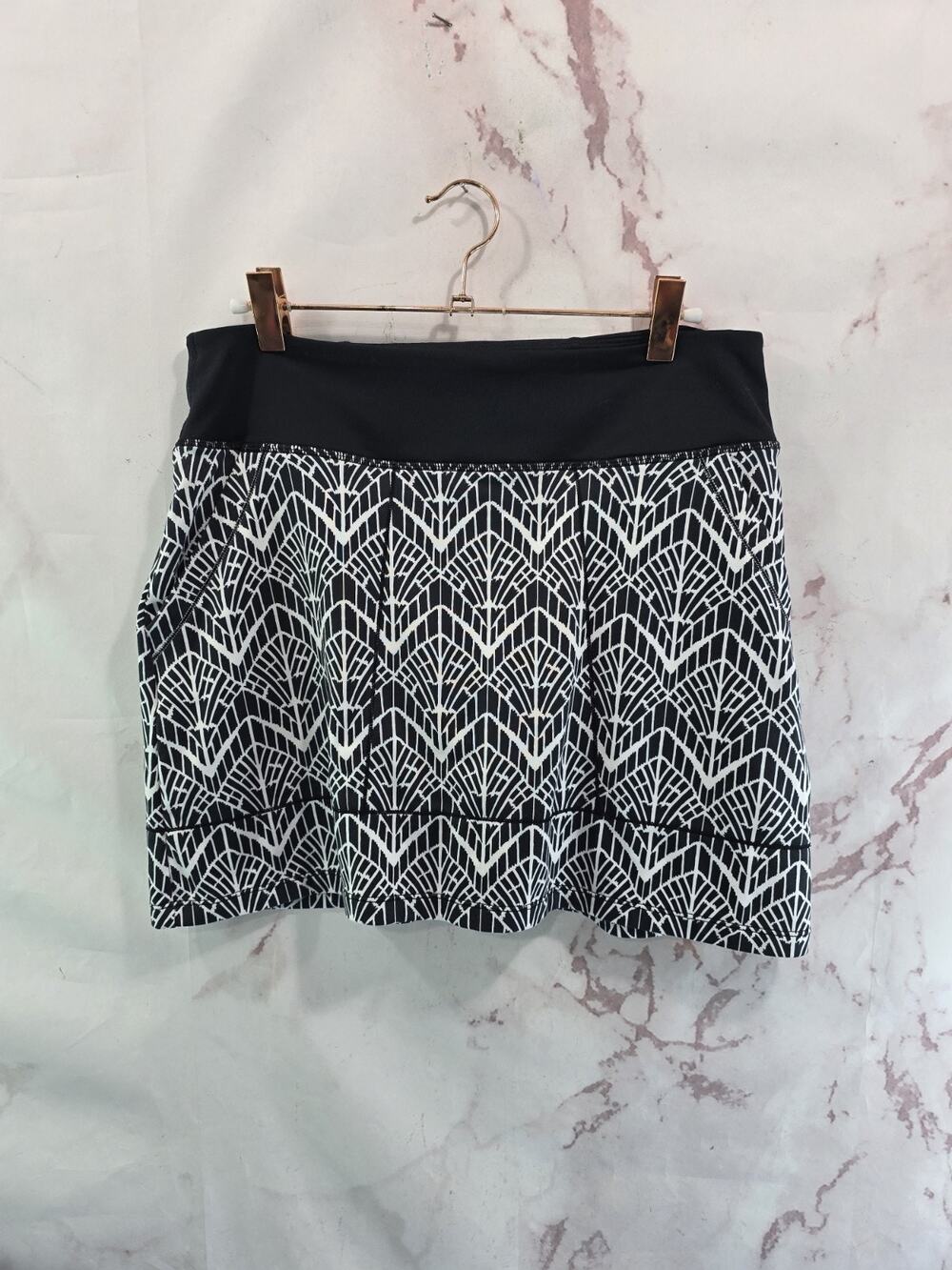 Title Nine Skirt Womens Small Black White Skort Built In Shorts Mini Pattern